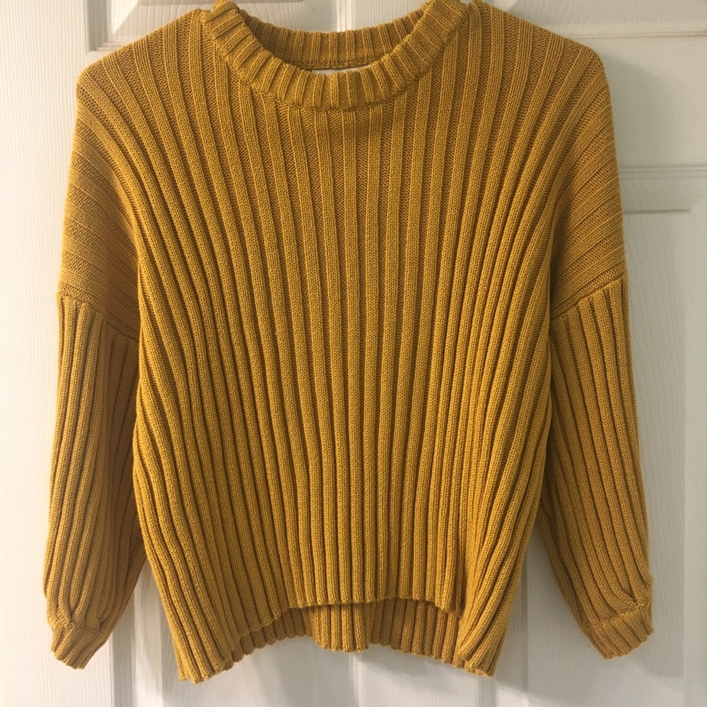 Cropped marigold sweater s/m Vici